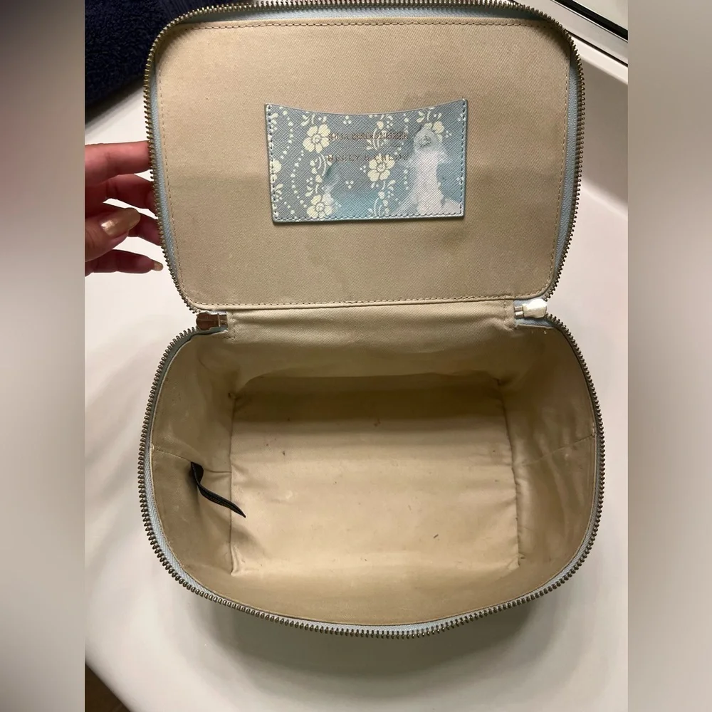 Neely and Chloe X Julia Berolzheimer Large Posy Vanity Case Blue Floral white